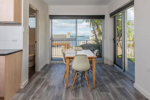 Bay 10 - Suites And Apartments - Darwin Holiday 12