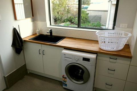 The Purple Door On Seaview - Darwin Holiday 12