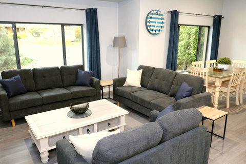 The Purple Door On Seaview - Darwin Holiday 6