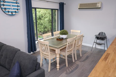 The Purple Door On Seaview - Darwin Holiday 5