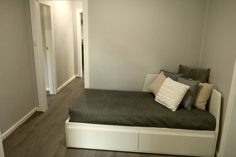 The Purple Door On Seaview - Darwin Holiday 9