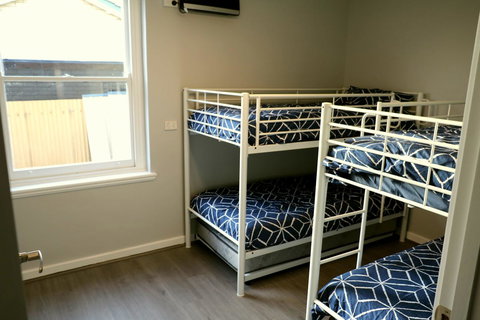 The Purple Door On Seaview - Darwin Holiday 14