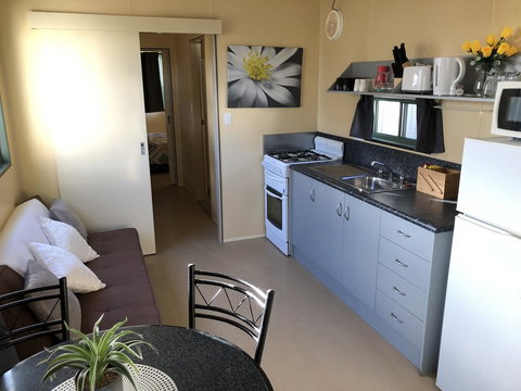 Rocks Retreat Cabin - Dolphin - Darwin Holiday 6