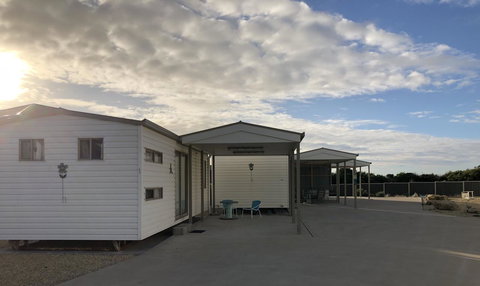 Rocks Retreat Cabin - Dolphin - Darwin Holiday 7