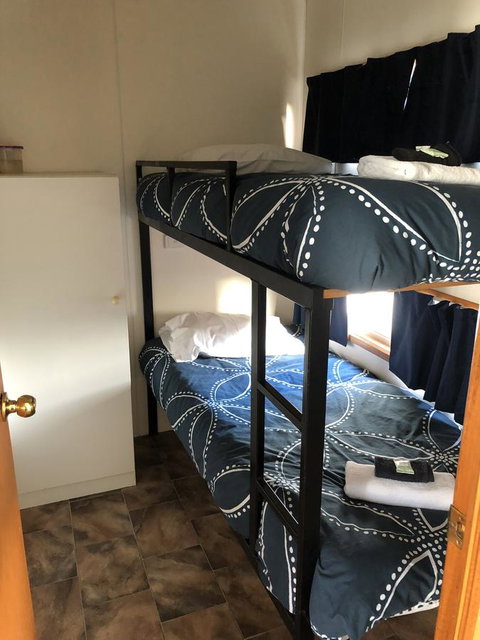 Rocks Retreat Cabin - Dolphin - Darwin Holiday 3