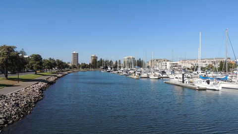 Glenelg - Marina Retreat - Darwin Holiday 3