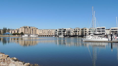 Glenelg - Marina Retreat - Darwin Holiday 5