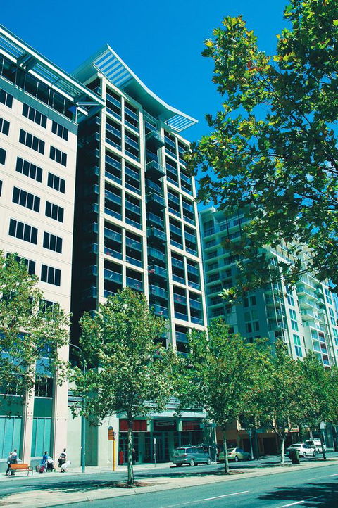 Oaks Adelaide Horizons Suites - Darwin Holiday 0