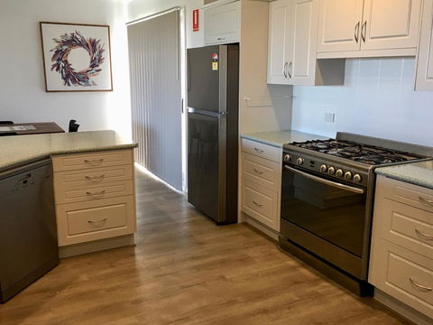 Emu Bay Holiday Homes - Darwin Holiday 29