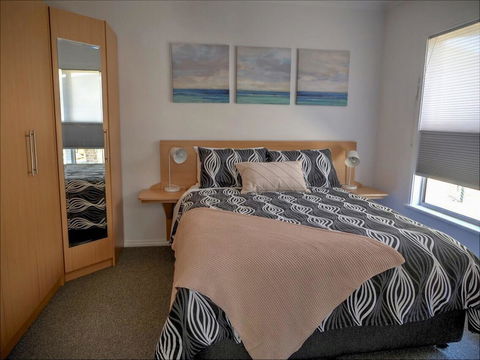 Emu Bay Holiday Homes - Darwin Holiday 16