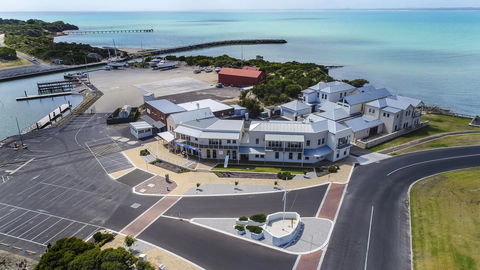 Aloha Waterfront Properties - Darwin Holiday 1