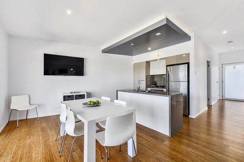 Aloha Waterfront Properties - Darwin Holiday 16