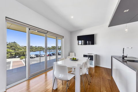 Aloha Waterfront Properties - Darwin Holiday 20