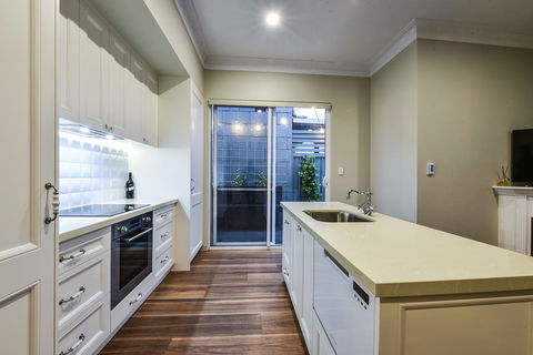 Aloha Central Luxury Apartments - Darwin Holiday 10