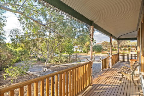 Rustic On 13th - Darwin Holiday 20