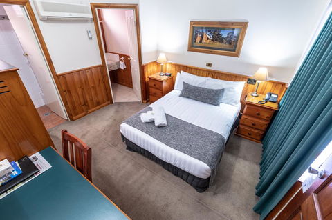 Astor Inn - Darwin Holiday 2