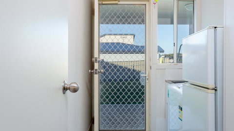 Rocks Beach House Victor Harbor - Darwin Holiday 6