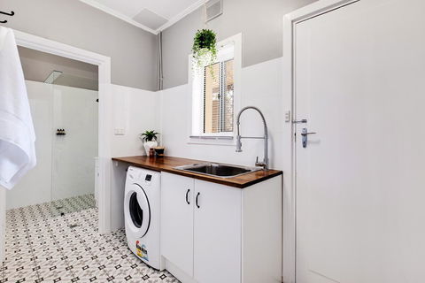 Cute And Cosy - Events, Workers, Getaways - Darwin Holiday 11