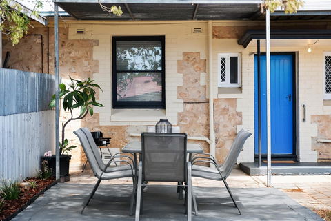 Cute And Cosy - Events, Workers, Getaways - Darwin Holiday 12