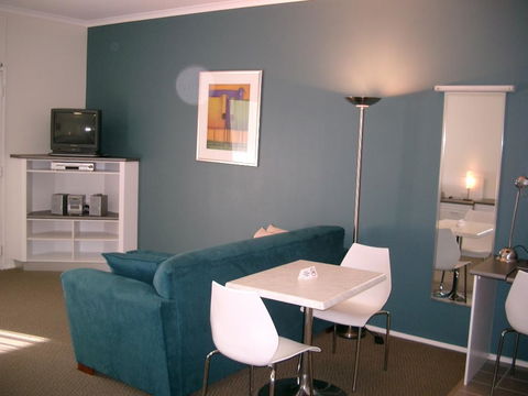 McLaren Vale Motel & Apartments - Darwin Holiday 9