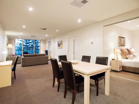 Oaks Glenelg Liberty Suites - Darwin Holiday 24