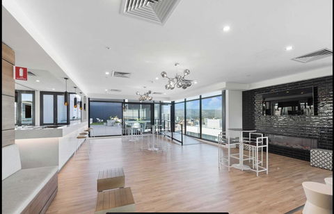 Resort Style Luxury City Apartment + Free Car Parking - Darwin Holiday 22