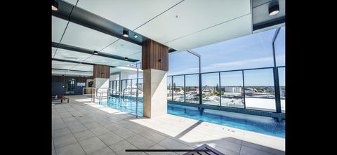 Resort Style Luxury City Apartment + Free Car Parking - Darwin Holiday 16