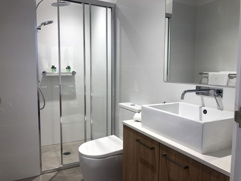 Resort Style Luxury City Apartment + Free Car Parking - Darwin Holiday 7