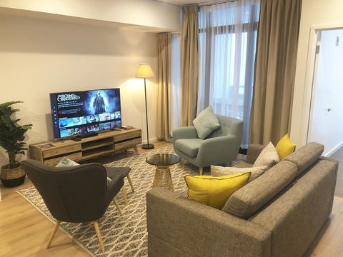 Resort Style Luxury City Apartment + Free Car Parking - Darwin Holiday 2