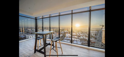 Resort Style Luxury City Apartment + Free Car Parking - Darwin Holiday 25