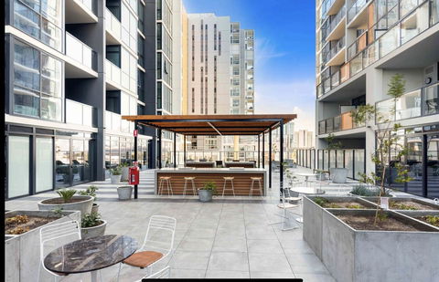 Resort Style Luxury City Apartment + Free Car Parking - Darwin Holiday 21