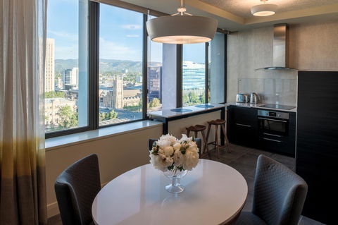 Suite 11 Victoria Square - Darwin Holiday 9