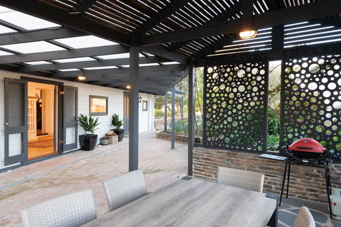 The Other House - Darwin Holiday 13