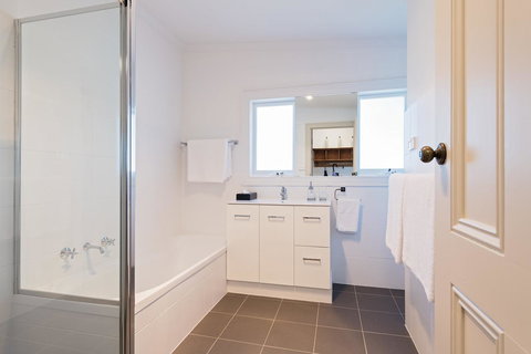 The Other House - Darwin Holiday 19