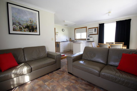 Cape Jervis Holiday Units - Darwin Holiday 20