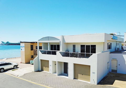 Tasman Beachside Apartment - Darwin Holiday 2
