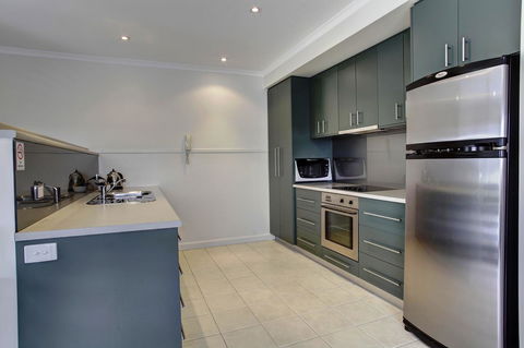 Tasman Beachside Apartment - Darwin Holiday 3