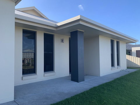 Little On Ash - Darwin Holiday 8