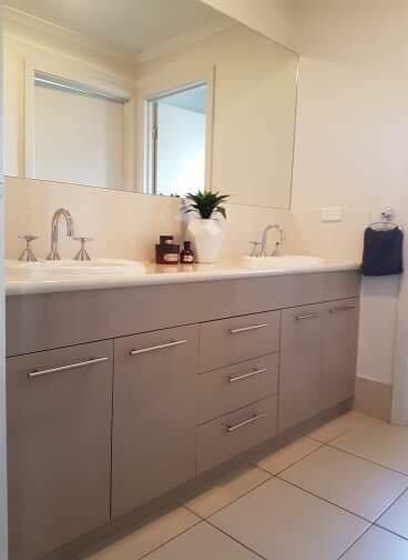 Little On Ash - Darwin Holiday 2