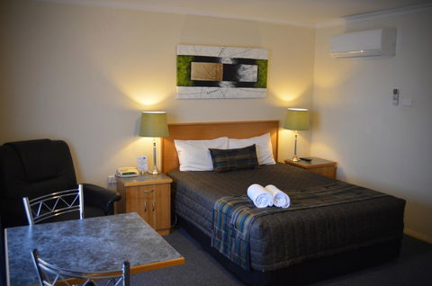 Arkana Motor Inn & Terrace Apartments - Darwin Holiday 0
