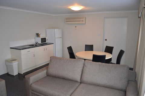 Arkana Motor Inn & Terrace Apartments - Darwin Holiday 11