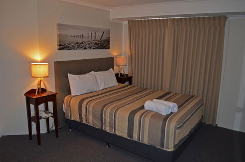 Arkana Motor Inn & Terrace Apartments - Darwin Holiday 1