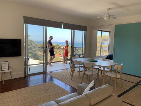 Sunrise On Falie Seaview Eco Accommodation - Darwin Holiday 18