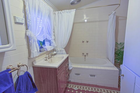 Tanunda Cottages - Darwin Holiday 14