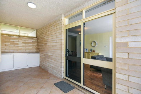 The Dolphins Beachfront Apartments - Darwin Holiday 3