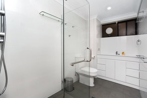 The Dolphins Beachfront Apartments - Darwin Holiday 2