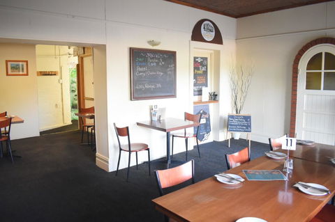 Commercial Hotel Morgan - Darwin Holiday 5