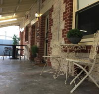 Two Cow Cottage Bed  Breakfast - Darwin Holiday