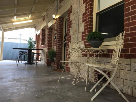 Two Cow Cottage Bed & Breakfast - Darwin Holiday 0
