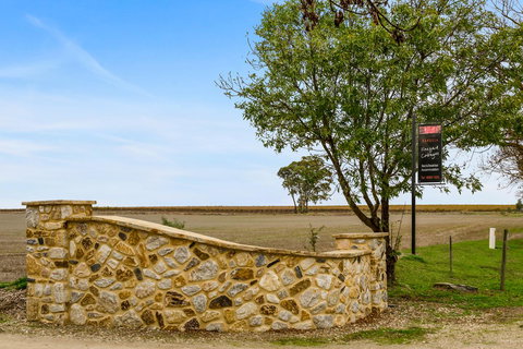 Barossa Vineyard Cottages - Darwin Holiday 9